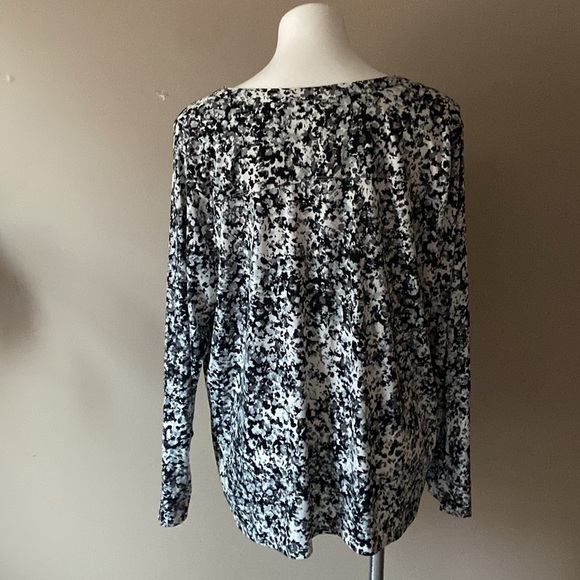 Dana Buchman Women’s Black Gray Abstract Long Sleeve Button Down Blouse Size 3X - Picture 3 of 8